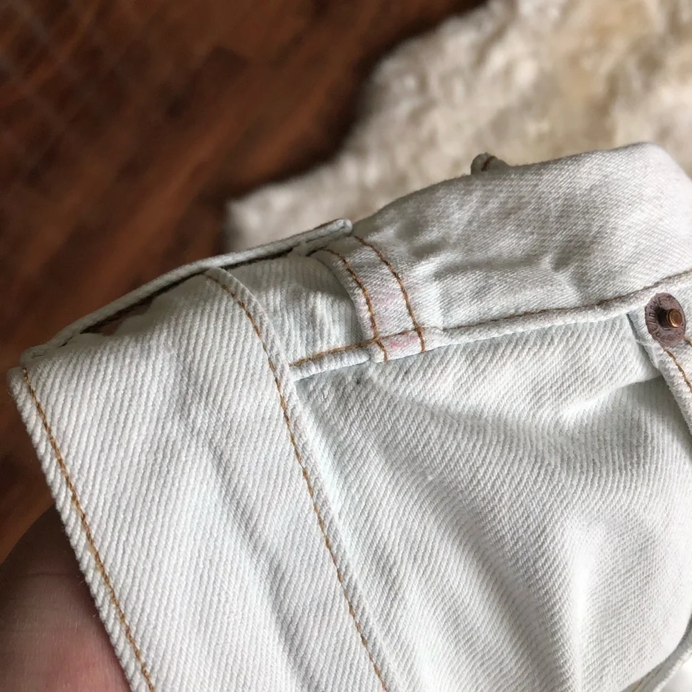 Re/Done The 80’s Long Short Raw Hem Bleach White Denim 25